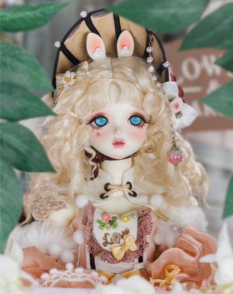 Flora | Preorder | DOLL