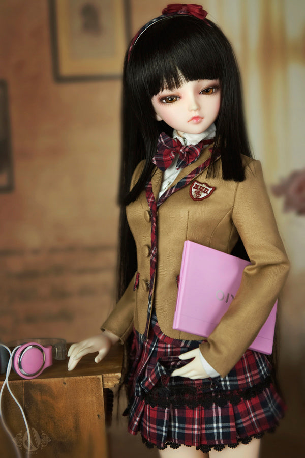 Sandra | Preorder | DOLL