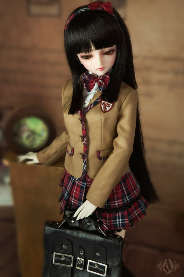 Sandra | Preorder | DOLL