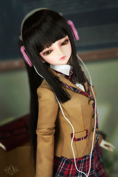 Sandra | Preorder | DOLL