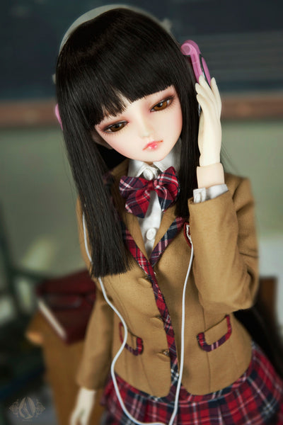 Sandra | Preorder | DOLL