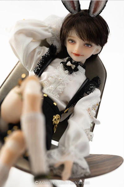 Klaus [Limited time offer] | Preorder | DOLL