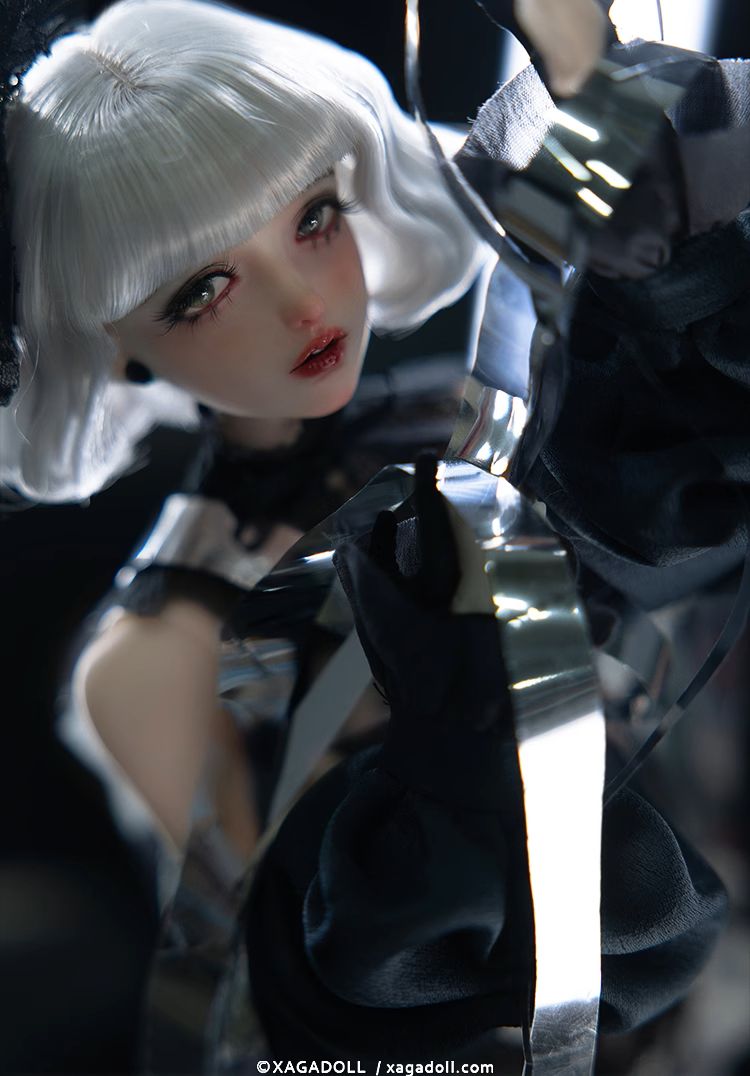 Liu Li | Preorder | DOLL