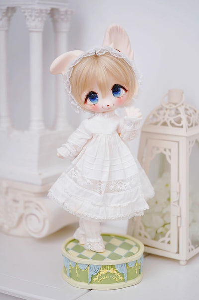 Doll Stand “Nocturne” Alice (black & mint)-Mini | Preorder | TOOL