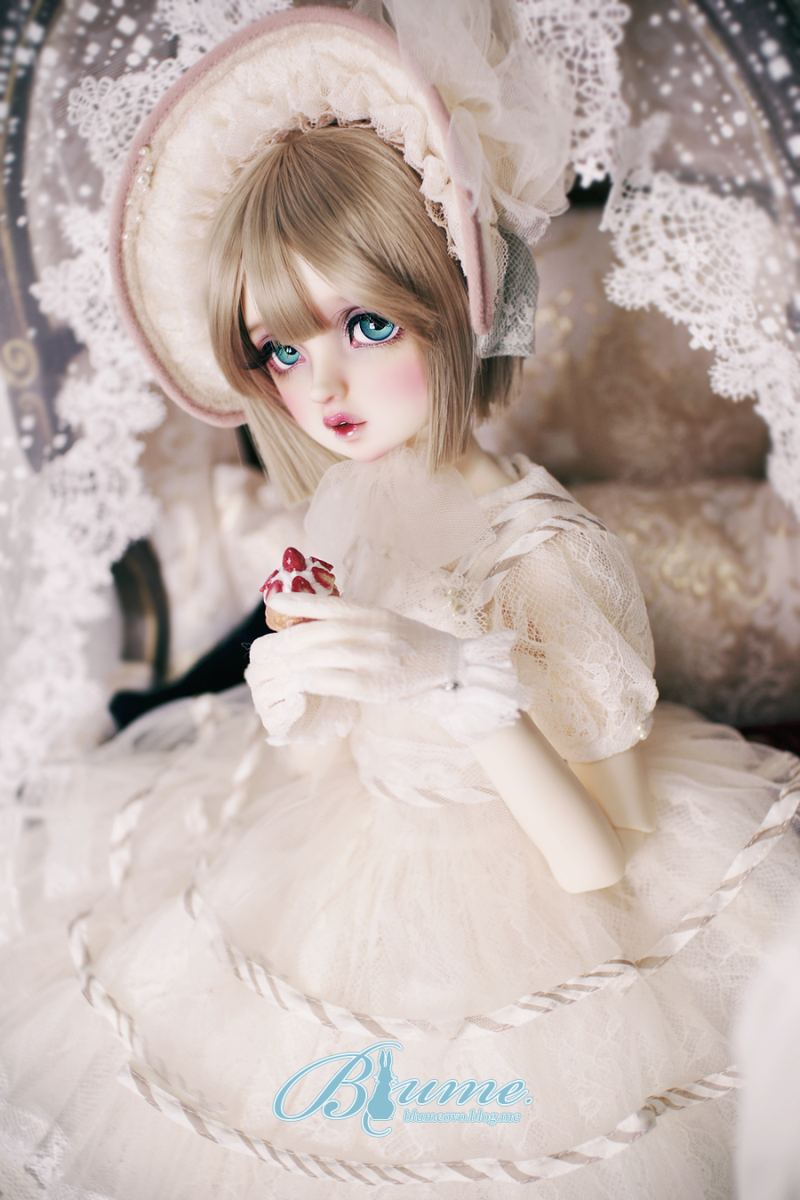 Iris M: Winter snow |  PREORDER | WIG