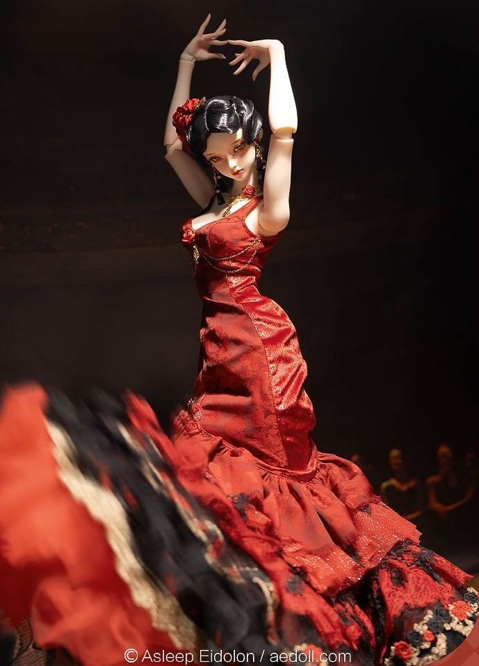 Elena | Preorder | DOLL