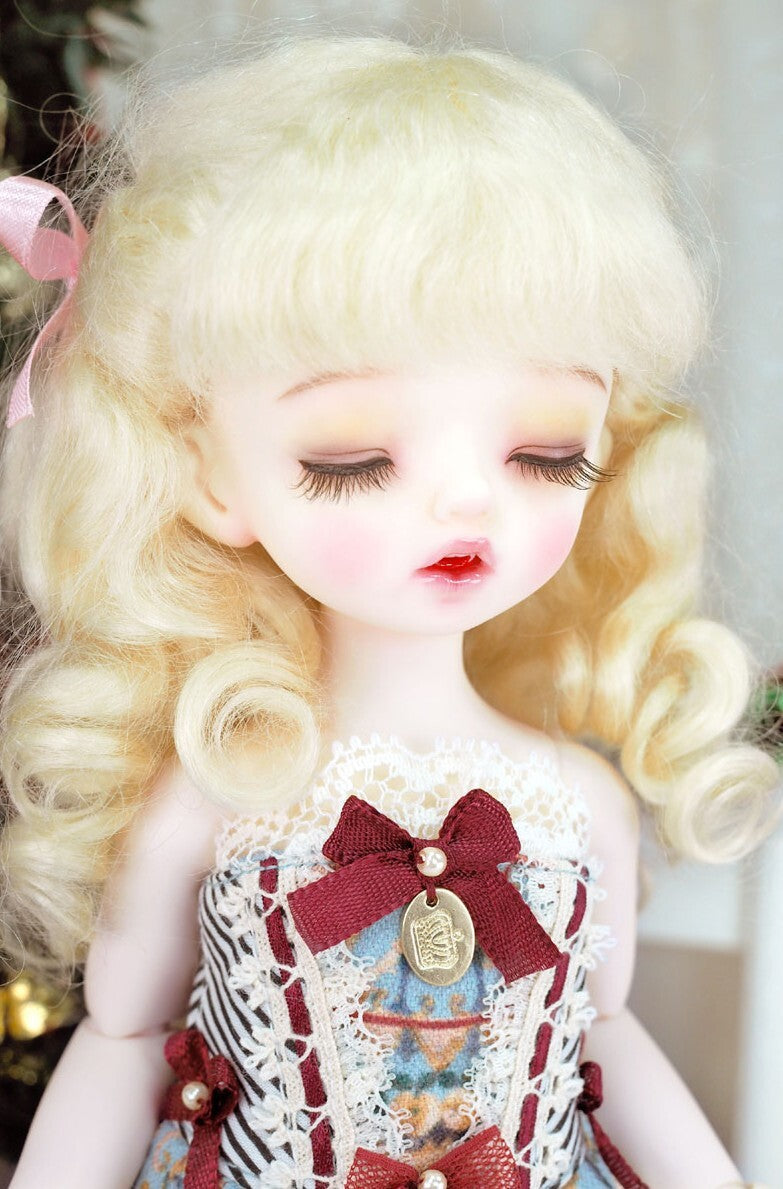 Sleeping Carol [Limited Time Offer] | PREORDER | DOLL