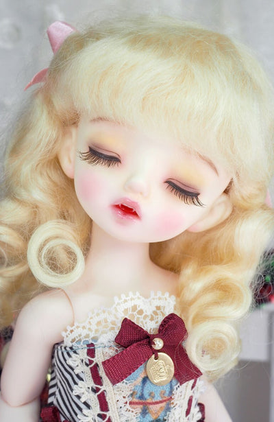 Sleeping Carol [Limited Time Offer] | PREORDER | DOLL