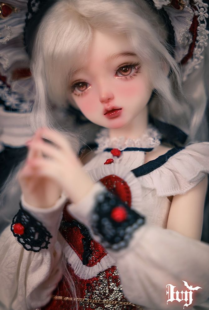 Ivy | Preorder | DOLL