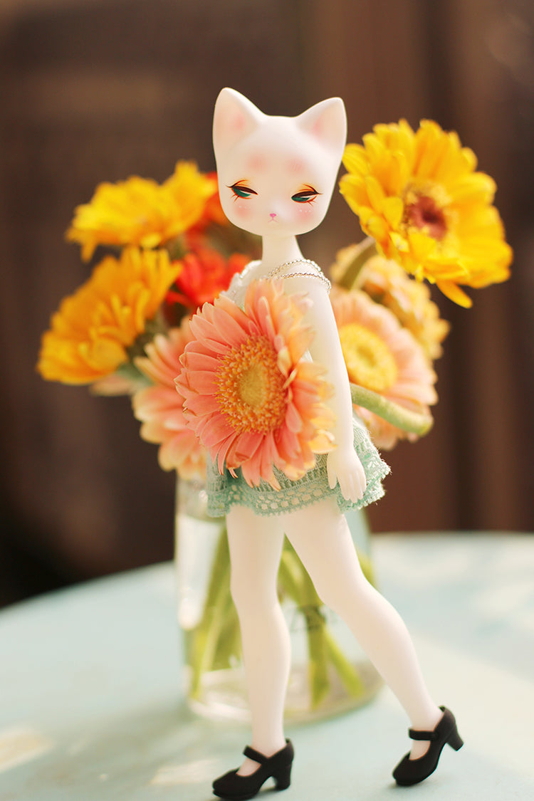 Mariko Cat(white_ green eyes) [Limited Quantity] | Preorder | DOLL